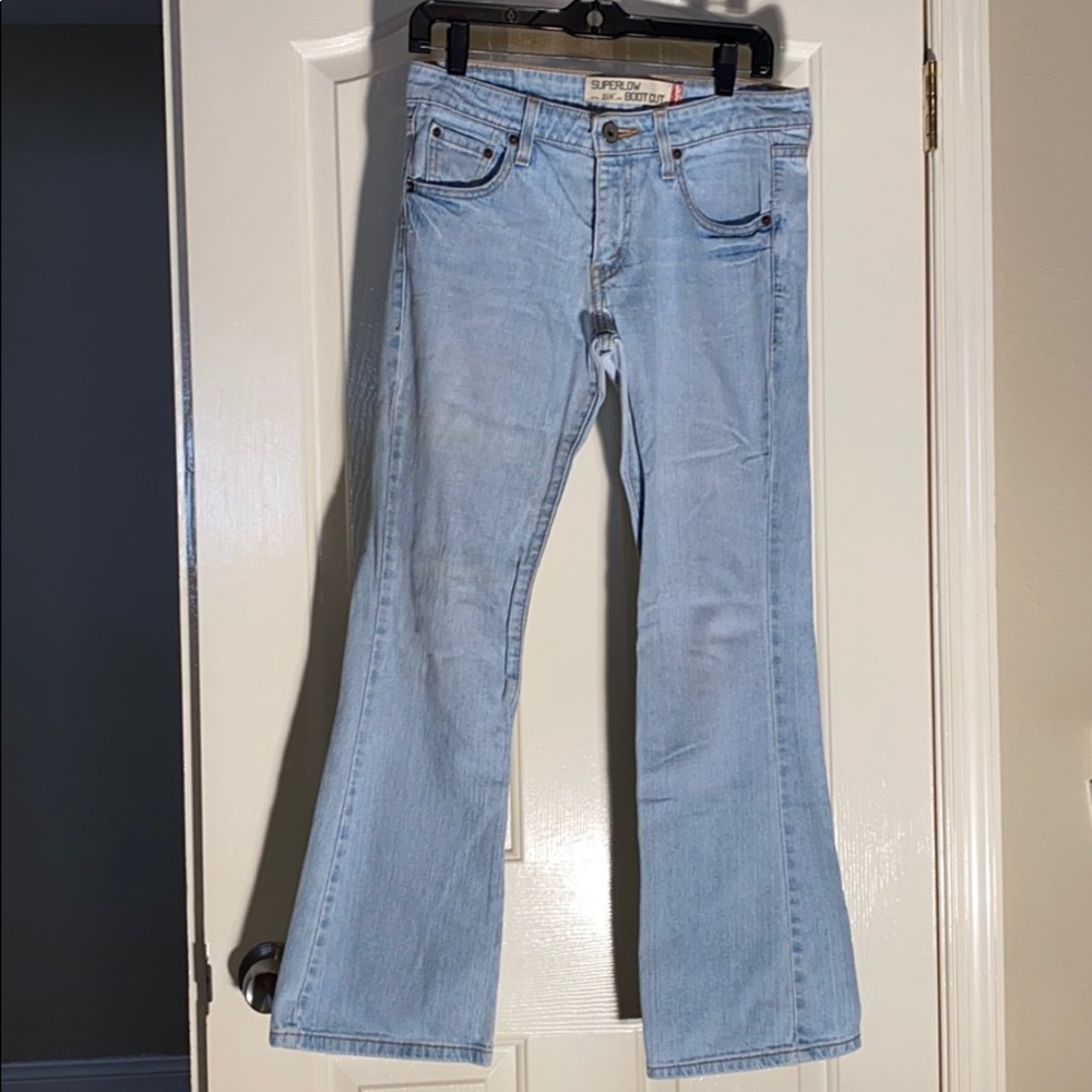 Levi’s super low bootcut 5s light denim